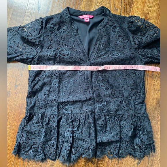 Lilly Pulitzer- lace split neck onyx black blouse flirty pouf sleeve Jaclynne L - Picture 14 of 16